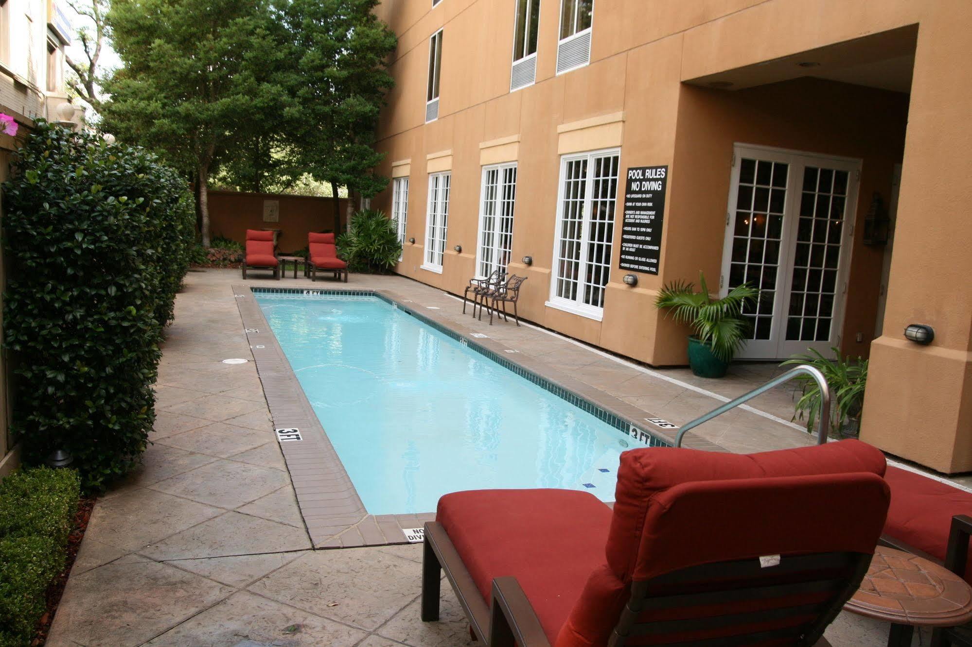 Hampton Inn New Orleans/St.Charles Ave Екстериор снимка